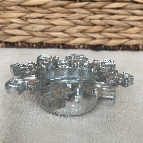 Pier 1 Silver Glass Snowflake Candle Holder Tea Light - Picture 5 of 8